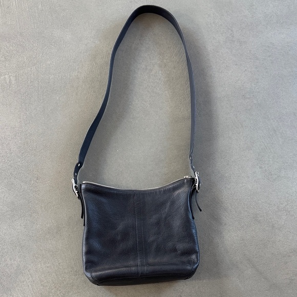 Coach, black leather bucket bag - Picture 1 of 5